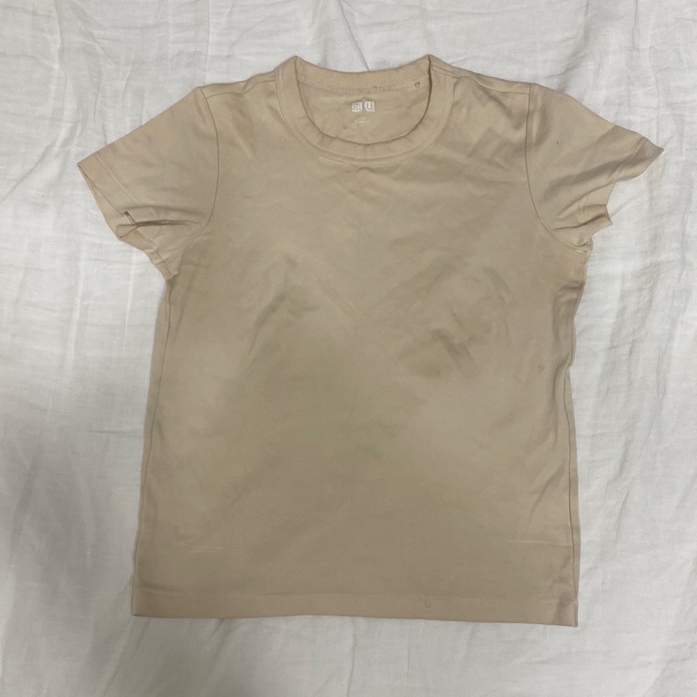 uniqlo tshirt